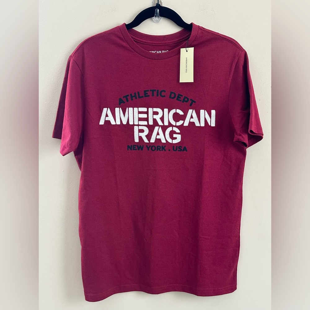 NWT American Rag Men's Burgundy Graphic Tee Size Medium
